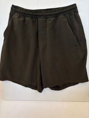 Lululemon Pacer Short 7” Men’s Dark Olive Green